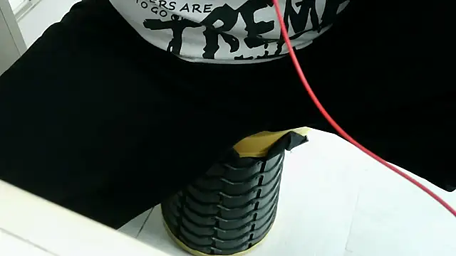 Snapshot of XiaoGuoGuo284512 chatting on December 23, 1:47 am XiaoGuoGuo284512 online show from December 23, 1:47 am