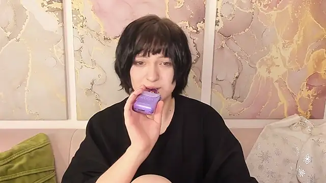 fiamoory online show from December 5, 1:14 am