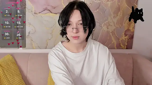 fiamoory online show from March 4, 1:22 am