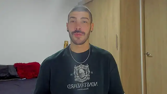 Guyinthemountain online show from January 27, 11:43 pm