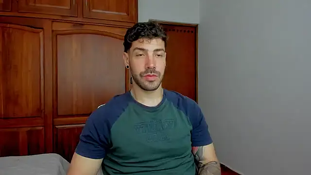 Snapshot of Guyinthemountain chatting on May 11, 1:17 pm Guyinthemountain online show from May 11, 1:17 pm