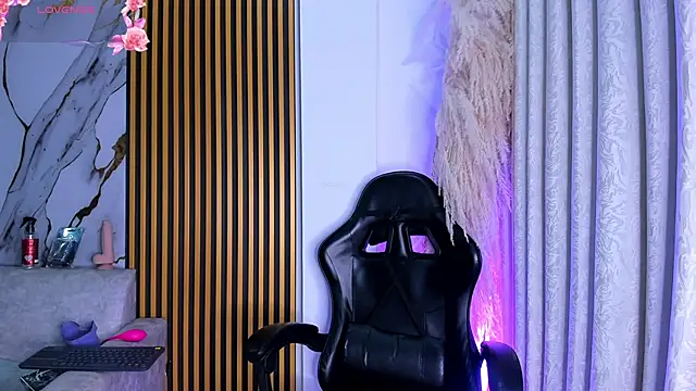 JulietaKane online show from November 25, 5:40 am