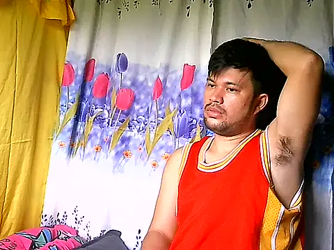 Snapshot of HairyHottestpinoyHandsome chatting on May 22, 2:40 am HairyHottestpinoyHandsome online show from May 22, 2:40 am