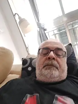 Satiro Sevilla online show from December 4, 2:48 pm