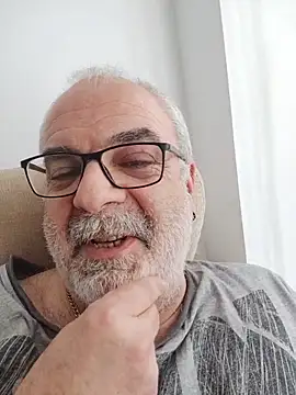 Satiro Sevilla online show from April 6, 1:12 pm