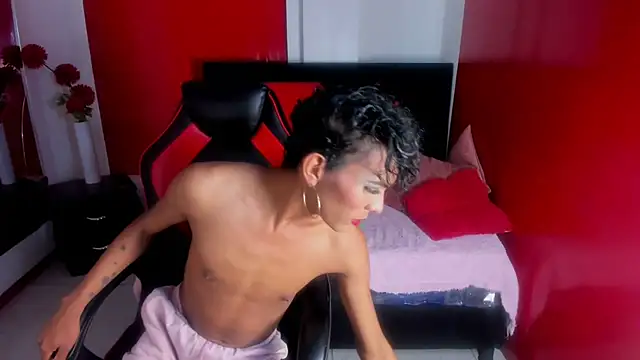 Strella ferrera online show from March 2, 4:39 am