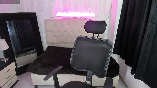 Strella ferrera online show from October 5, 4:00 am