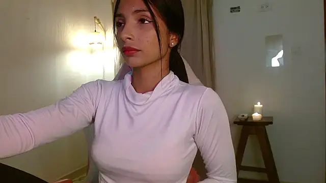 AnnitaSerna  online show from April 8, 3:50 am