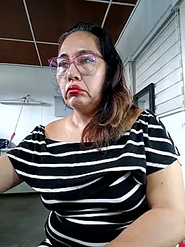 anniecoopeer online show from March 4, 3:26 pm