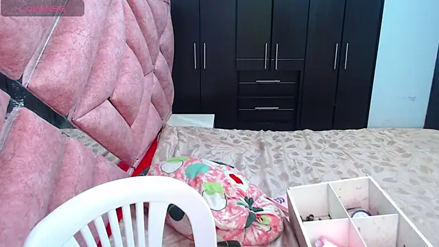 moan sex2 online show from April 14, 8:37 pm