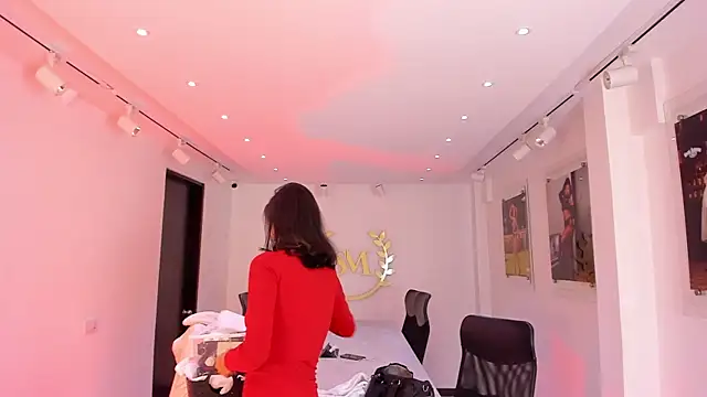 NairobiLee online show from November 20, 9:53 am