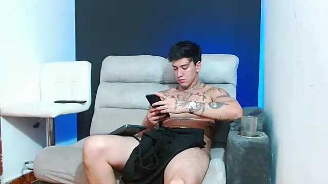 JUSTIN FULLER1 online show from March 21, 5:45 am