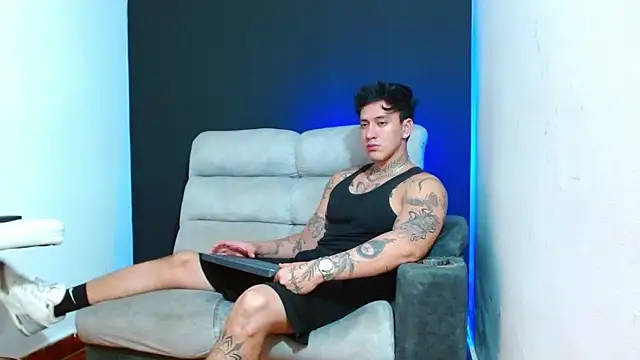 Snapshot of JUSTIN_FULLER1 chatting on June 6, 2:05 am JUSTIN FULLER1 online show from June 6, 2:05 am