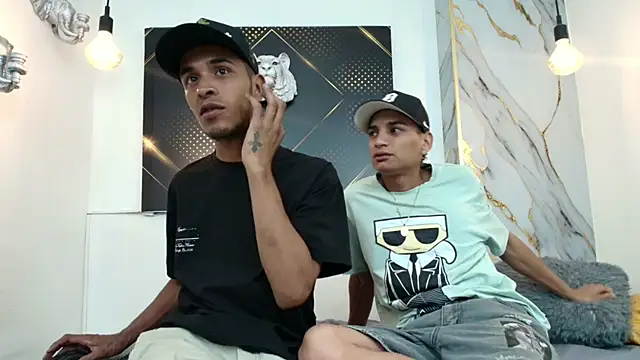 JordanAndAndrew online show from December 13, 8:47 pm