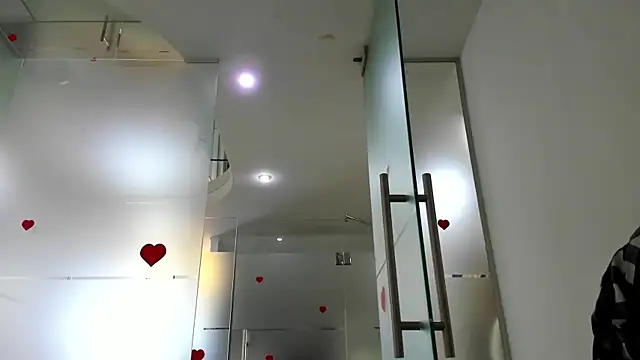 Snapshot of Queenrafaella chatting on June 9, 5:08 am Queenrafaella online show from June 9, 5:08 am