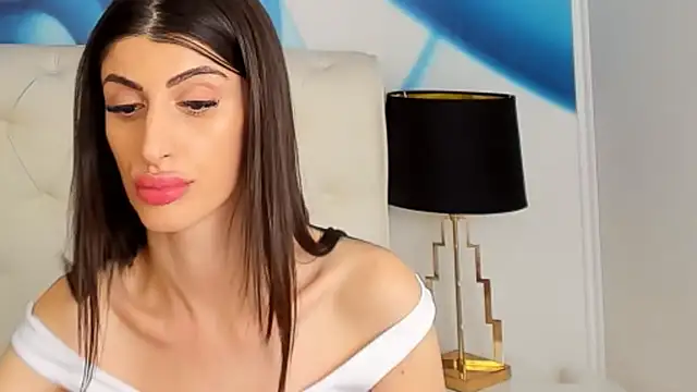 SkinnyDolly online show from February 25, 12:25 am