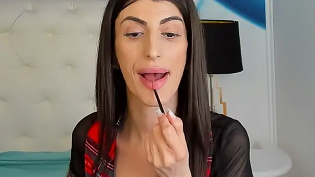 SkinnyDolly online show from March 8, 1:17 am