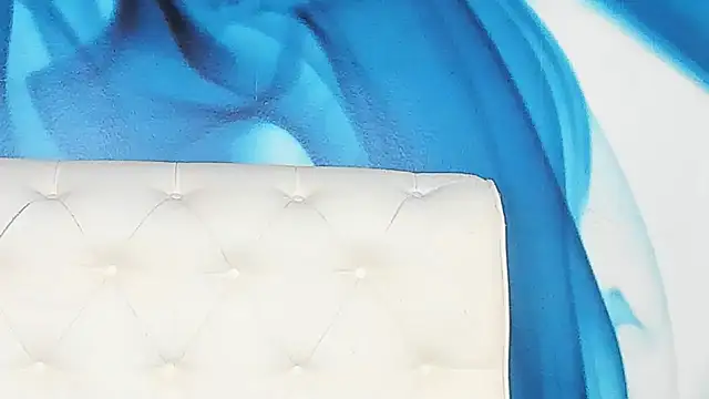 SkinnyDolly online show from February 24, 9:24 pm