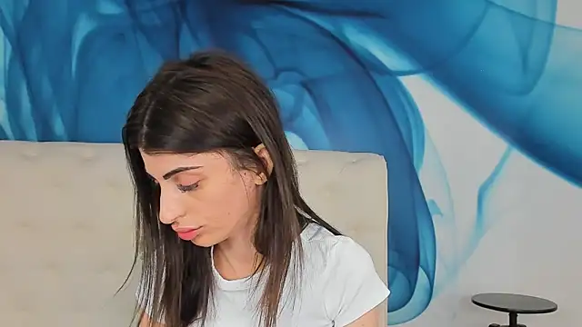 SkinnyDolly online show from March 7, 3:14 am