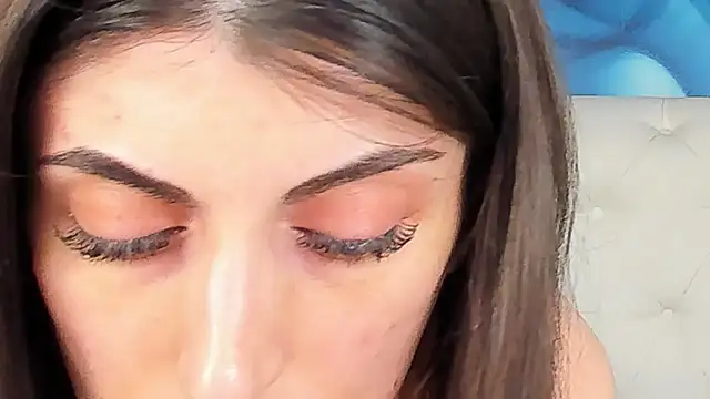 SkinnyDolly online show from April 9, 3:06 am