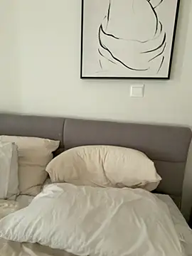 emma05 online show from April 3, 6:11 am