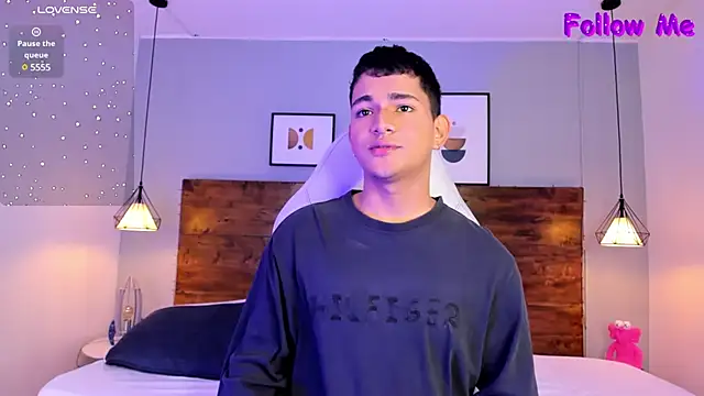 ander deimond  online show from February 6, 4:25 pm