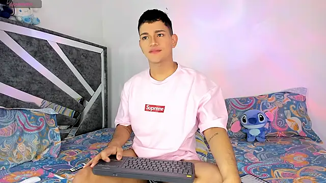 ander deimond  online show from February 14, 2:33 pm