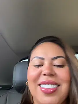 lariic online show from June 3, 1:57 pm