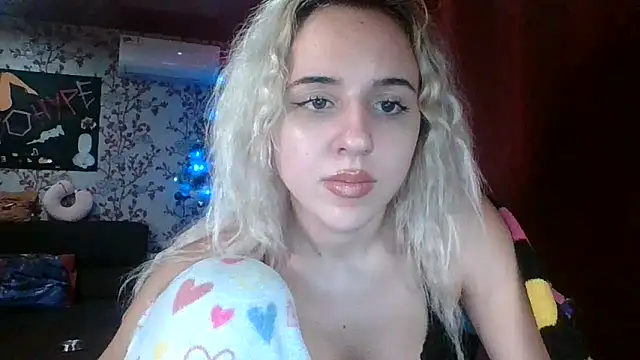 Puregirlaa online show from January 28, 7:10 pm