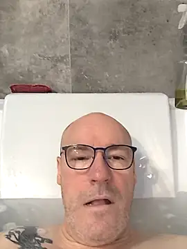 bogland33 online show from November 15, 1:07 pm