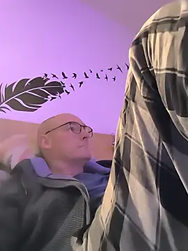 bogland33 online show from November 18, 8:24 pm