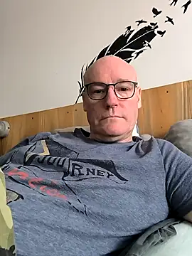 Snapshot of bogland33 chatting on February 22, 2:15 pm bogland33 online show from February 22, 2:15 pm