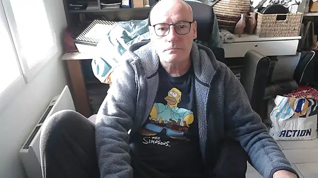 Snapshot of bogland33 chatting on March 15, 2:45 pm bogland33 online show from March 15, 2:45 pm