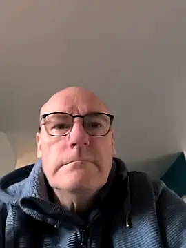 Snapshot of bogland33 chatting on March 16, 8:07 am bogland33 online show from March 16, 8:07 am