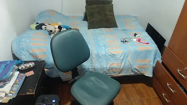 carolina linarez69 online show from October 4, 11:25 pm