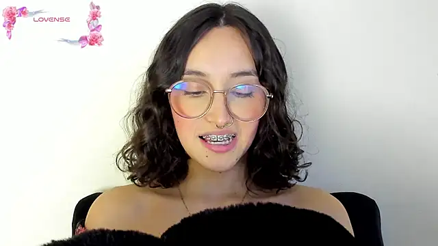 its  angelica  online show from February 2, 11:00 pm