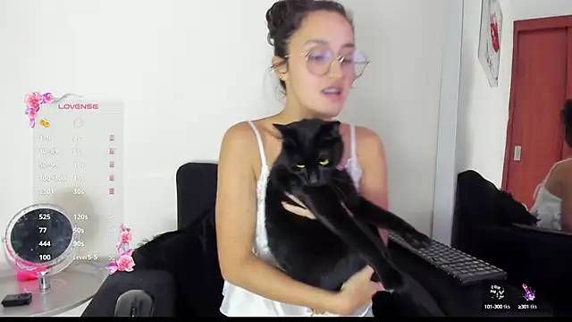 its  angelica  online show from October 6, 7:00 pm