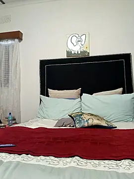 contagiousqueen online show from February 5, 5:45 am