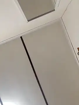 contagiousqueen online show from April 16, 4:57 am