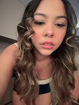 tuckersabrina online show from January 9, 1:03 pm