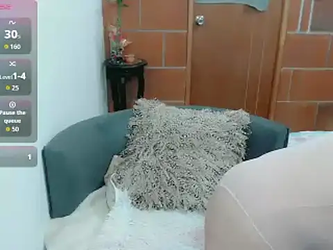 Snapshot of emily_rouxx chatting on September 24, 12:58 am emily rouxx online show from September 24, 12:58 am