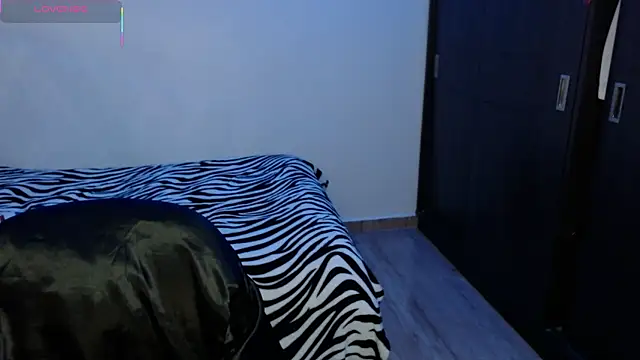 Snapshot of Amber_Lovely chatting on October 2, 11:45 pm Amber Lovely online show from October 2, 11:45 pm