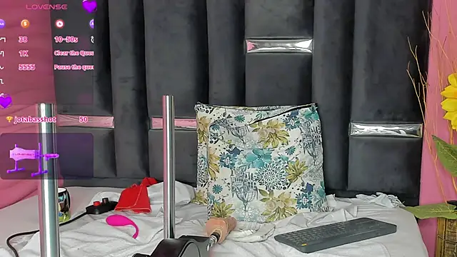 kinky polar online show from February 5, 8:11 am