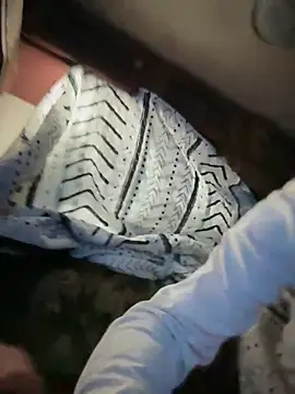 Snapshot of devinshd chatting on December 22, 12:40 am devinshd online show from December 22, 12:40 am