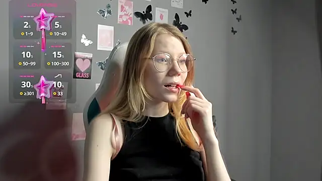 Esme Runn online show from December 9, 2:56 am