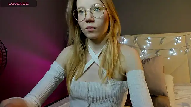 Esme Runn online show from January 10, 9:55 am