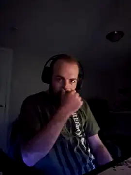 SirYummy18 online show from December 7, 7:05 am