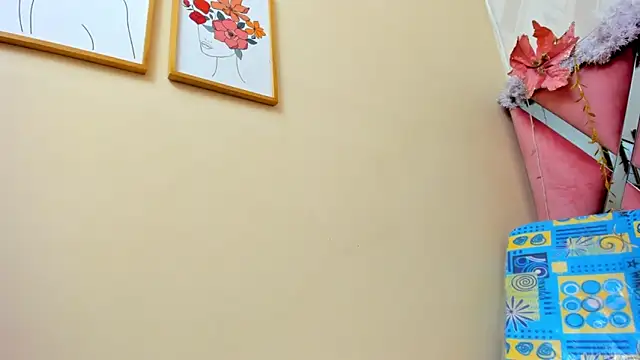 Snapshot of charlotterichardss chatting on December 6, 4:03 am charlotterichardss online show from December 6, 4:03 am