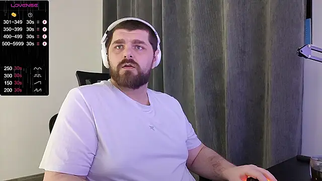 Snapshot of KingMarti chatting on February 8, 2:48 am KingMarti online show from February 8, 2:48 am