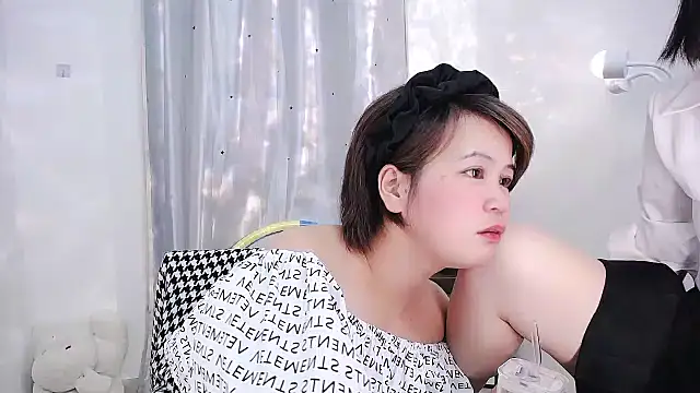 Snapshot of Fan_ting chatting on February 6, 11:43 am Fan ting online show from February 6, 11:43 am